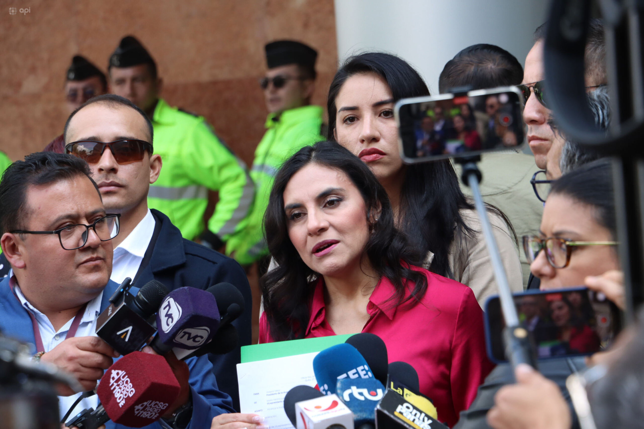 Verónica Abad en la Asamblea Nacional cuando acudió a presentar documentación sobre su caso el 28 de febrero. (Foto: API).