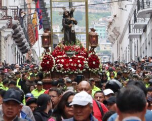 DEVOCIÓN. Procesión de Jesús del Gran Poder en la Semana Santa de 2024. (Foto: Archivo API)