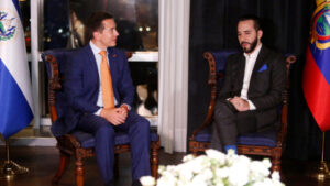 ¿Qué lecciones puede aprender Daniel Noboa de los errores económicos de Nayib Bukele en su relación con el FMI?