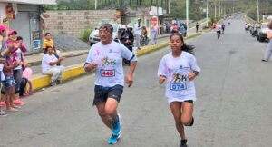 Santodomingueños corren por la salud y la actividad física