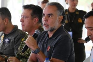 Colombia: ministro del Interior reconoce su adicción a las drogas