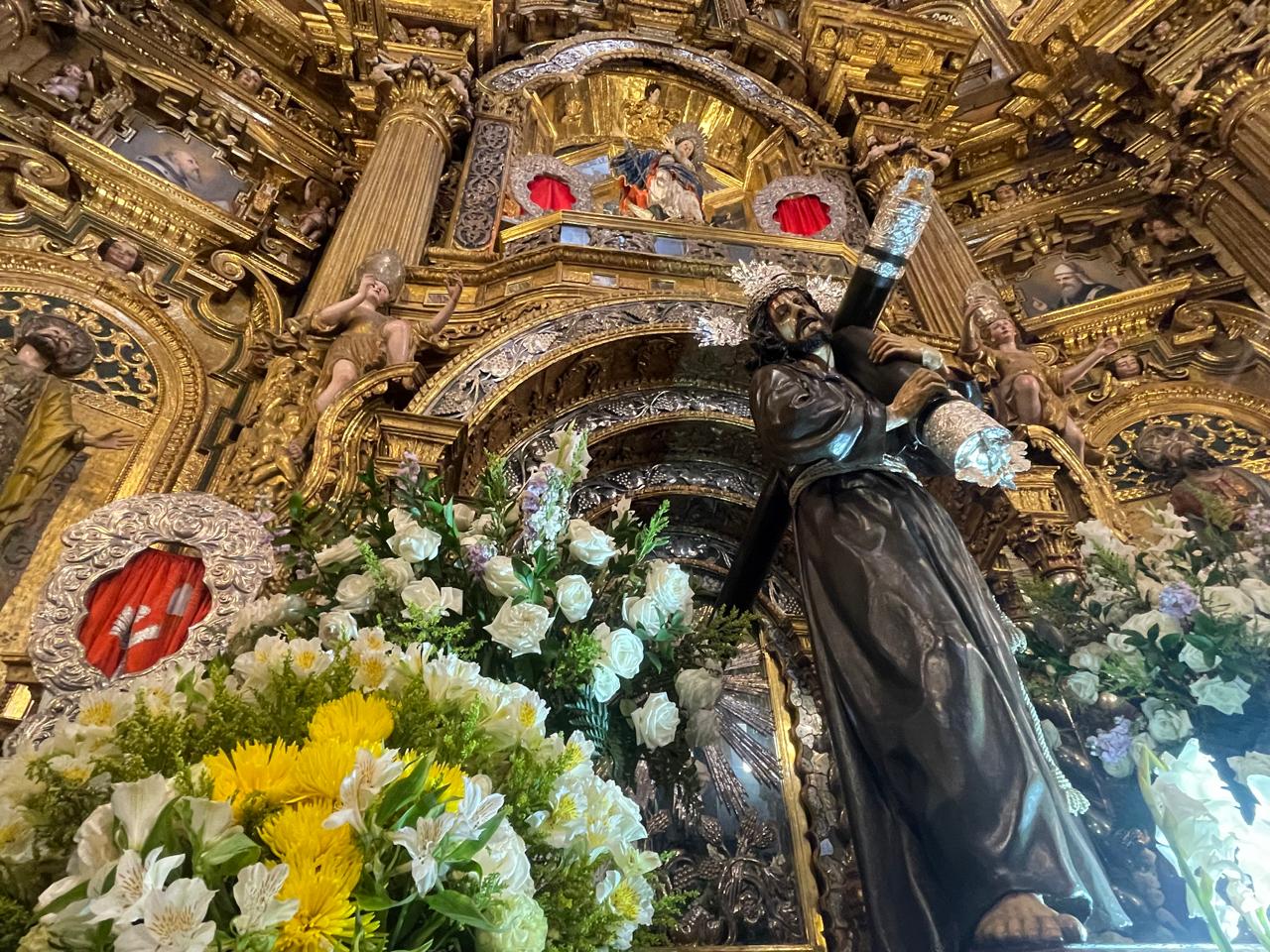 TRADICIÓN. Carro para la procesión donde trasladan al Jesús del Gran Poder en Quito. (Foto: DLH)