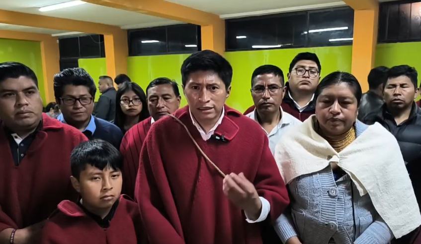 Fernando Guamán, presidente de la Comich, y dirigentes locales durante el anuncio de su postura el 13 de abril del 2025. (Foto: Captura de video Comich).