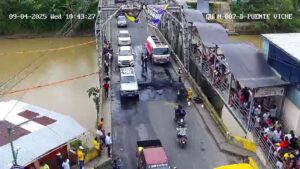 Moradores de Viche cierran la Vía E20