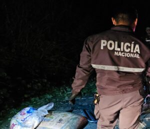 Asaltan y secuestran a dos transportistas en Santo Domingo