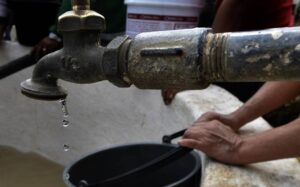 Varios sectores de Ambato se quedaron sin agua